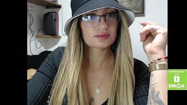 alice_trinity webcam