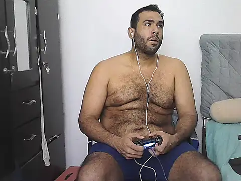 AlphaLatinoBear webcam