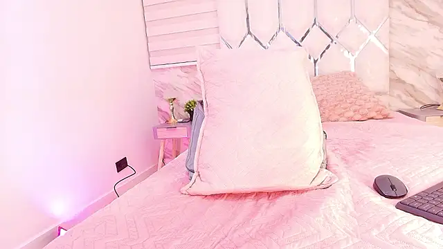 cataleya_ebony_ webcam