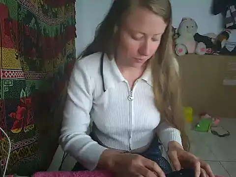 arianna_blonde webcam