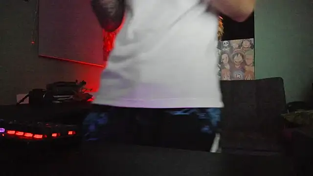 Dominatofstupid webcam