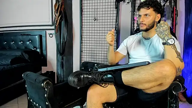 Twisted_Fantasy webcam