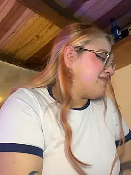 Sophia_Weest99 webcam