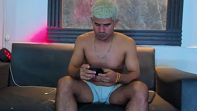 Latins_on_fire webcam