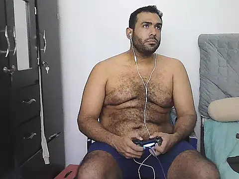 AlphaLatinoBear webcam