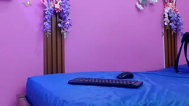 skinnybarbie022 webcam