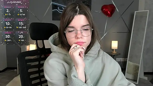 miss__evelyne webcam