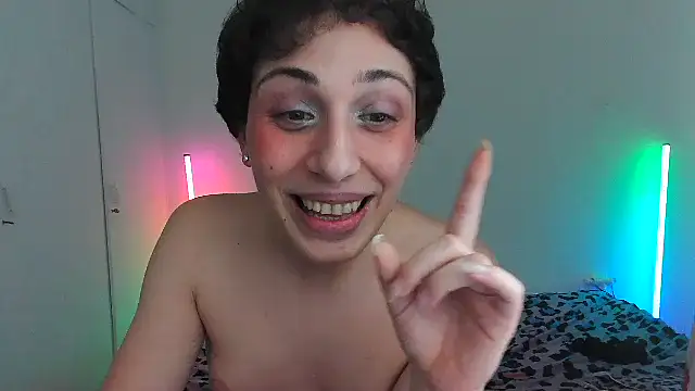 HoneyValentine webcam