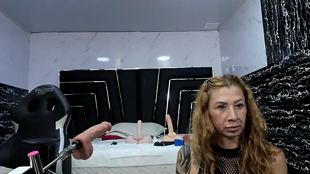 Ladyy_Scarlett webcam