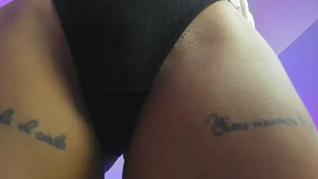 Emma_Hearts webcam