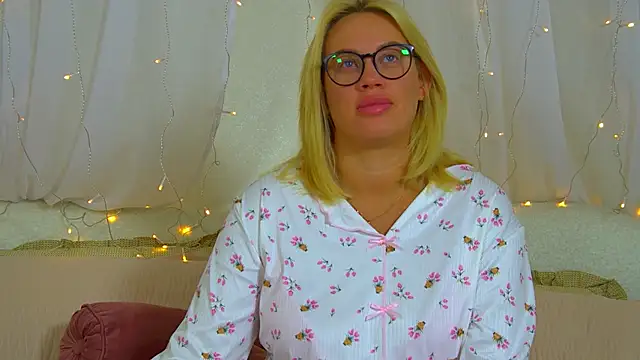 marianeumann - MariaNeumann's free webcam - UK Sex Cams