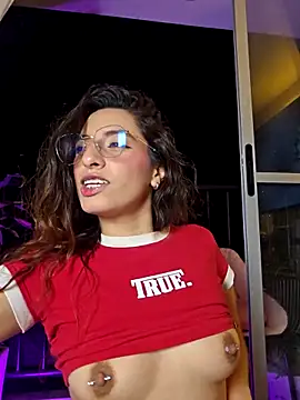 meganthomson - Meganthomson's free webcam - UK Sex Cams