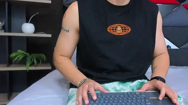 tobias_vega - Tobias_Vega's free webcam - UK Sex Cams