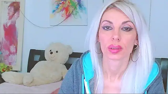 honeylara - HoneyLara's free webcam - UK Sex Cams