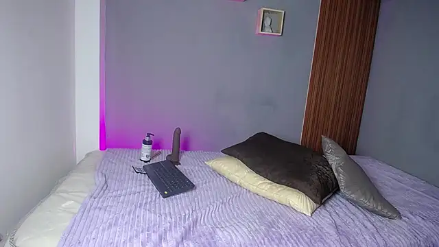 lunita125 - LUNITA125's free webcam