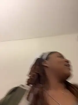 HEARTBREAKBRE webcam