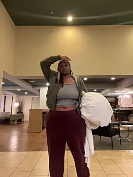 HEARTBREAKBRE webcam