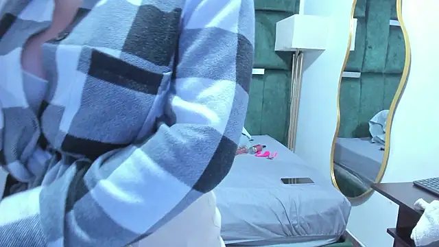 AliciaWhite_nt webcam