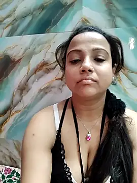 Webcam Model (hornypiu697)  is live.Free join now!