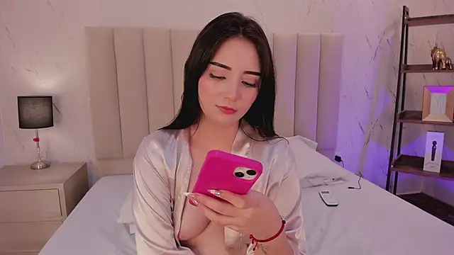 LilithHarperr_ webcam