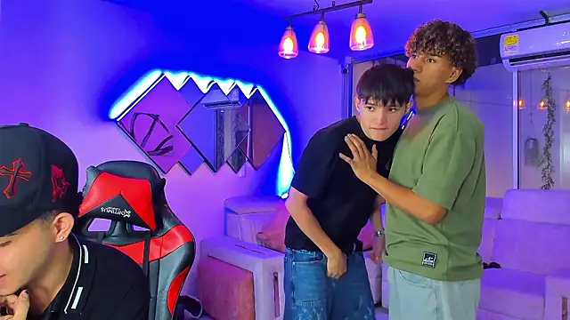 Houseofwarrios webcam