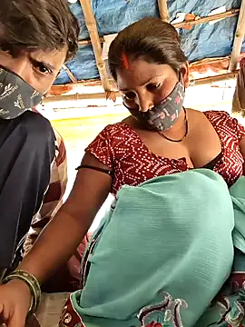 Indiandesicouple155 webcam