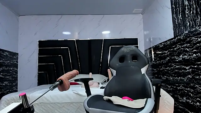 Ladyy_Scarlett webcam