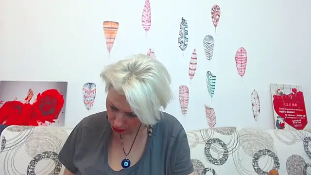 playful_goldie_wow__ - Playful_Goldie_WOW__'s free webcam - UK Sex Cams