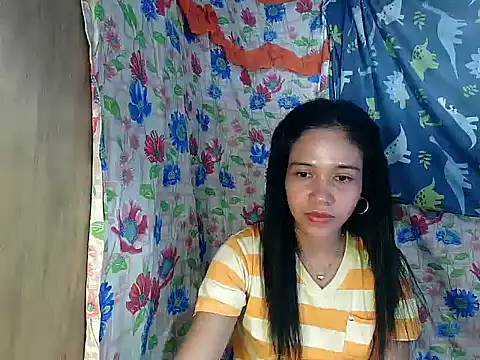 PinaySkinnyGirl webcam