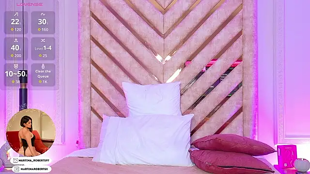 Martina-Roberts- webcam