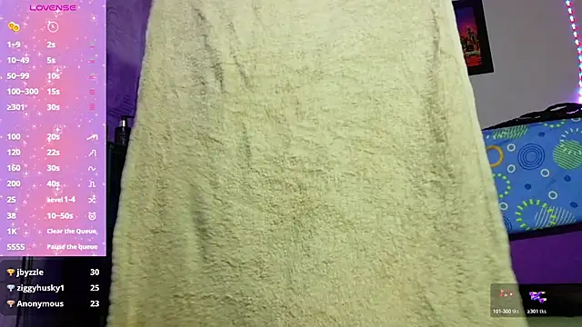 ebony_NeighborMoans webcam