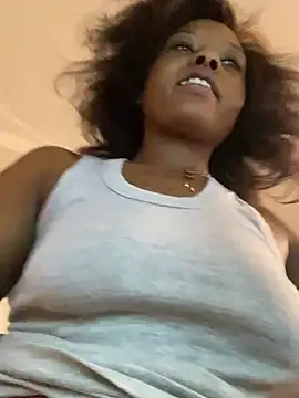 Webcam Model (Dellah27)  is live.Free join now!