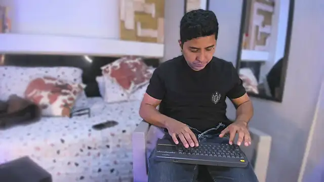 thomasmontero - ThomasMontero's free webcam - UK Sex Cams