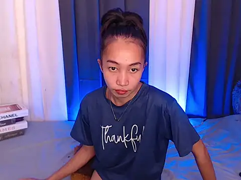 Sweet_kittyxx webcam