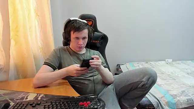 iliaskrislove - Iliaskrislove's free webcam - UK Sex Cams