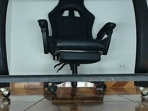 alphacashmaster8 webcam