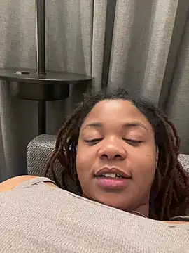 HEARTBREAKBRE webcam