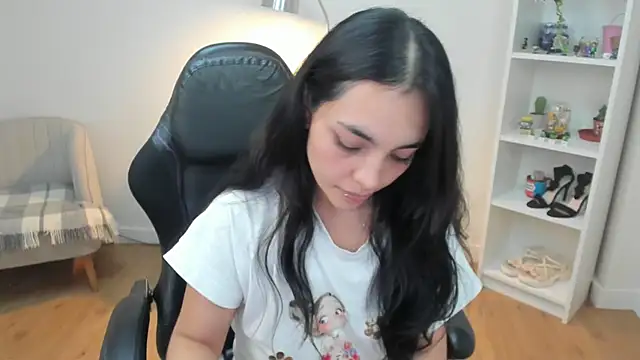 _bellaevans_ - _BellaEvans_'s free webcam - UK Sex Cams