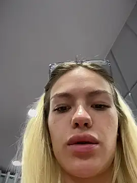 -sexy_barbie- - -Sexy_Barbie-'s free webcam