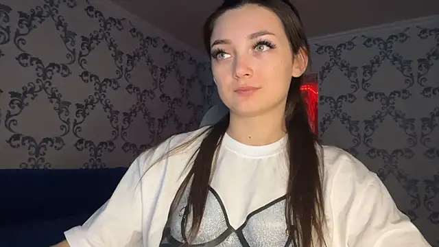 twotybright - TwotyBright's free webcam