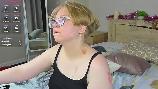 lauraaa_smith - Lauraaa_Smith's free webcam