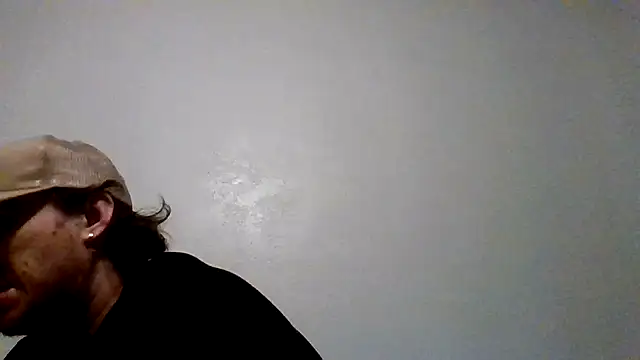 tallhungandcloudy - Tallhungandcloudy's free webcam