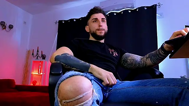 MightyAaron66 webcam