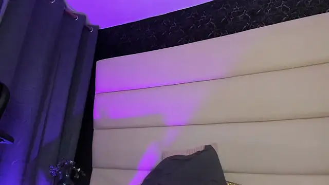 IsabellaRossi_ webcam