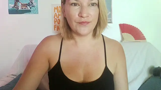 pxetiteblonde1 - Pxetiteblonde1's free webcam - UK Sex Cams