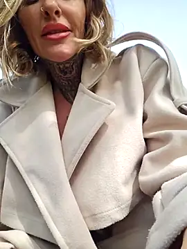 TravelMommyBlair webcam