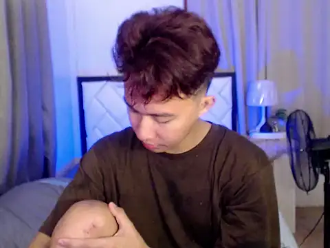 _candytwink_ - _CandyTwink_'s free webcam - UK Sex Cams