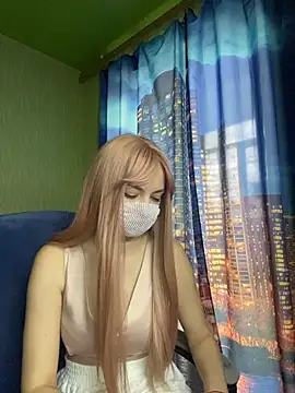 SophieBlackwood webcam