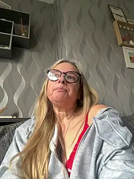 Webcam Model (Anastasia-BlondeXX)  is live.Free join now!