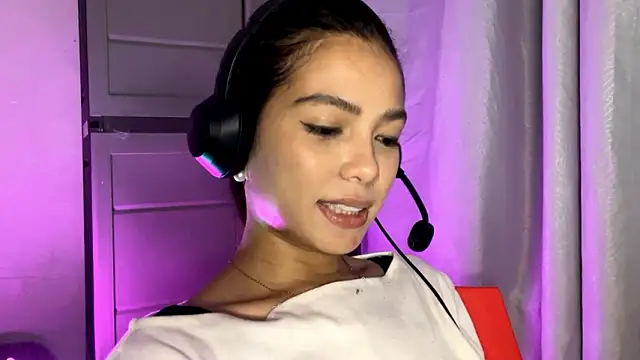 constanceporrini - ConstancePorrini's free webcam - UK Sex Cams